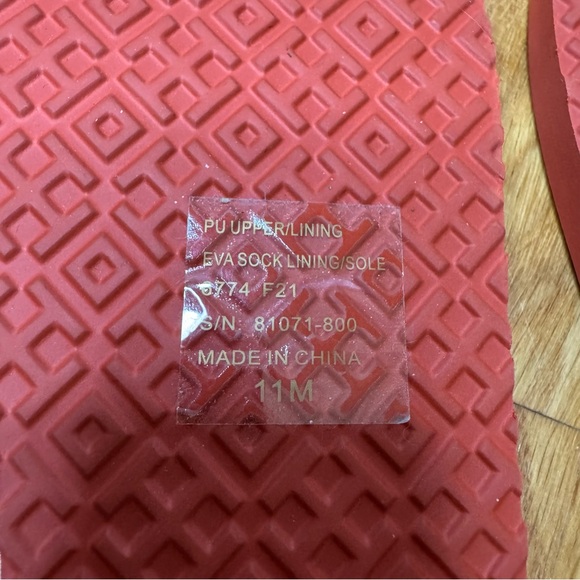 Tory Burch Powder Peach/Rust Lyonnaise Floral Print Flat Flip Flop NWOT. Size 11 - Picture 8 of 10